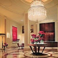 Four Seasons Hotel George V Paris Lobby